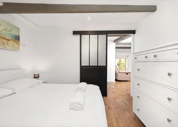 Garavan - 3 Pieces Apartman *