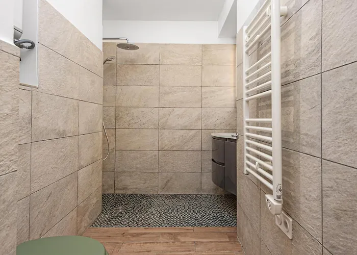 Garavan - 3 Pieces Apartman *